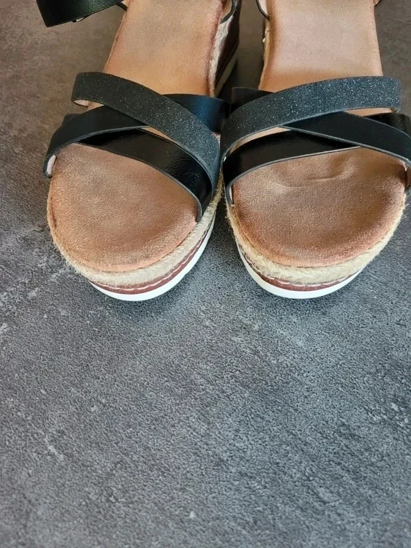 39 Wedge Sandals – photo 9